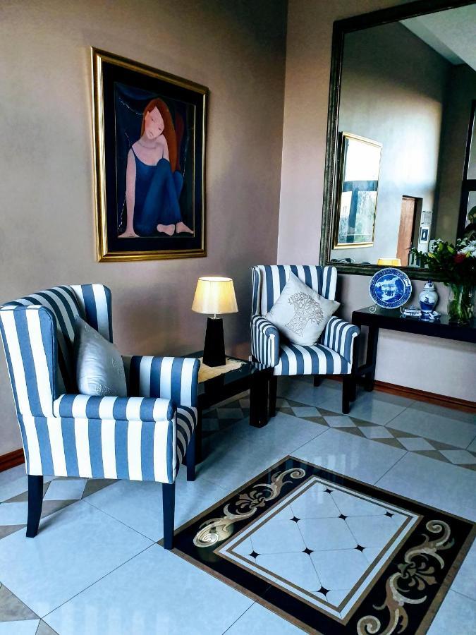 Over The Moon Guesthouse Johannesburg Exteriör bild