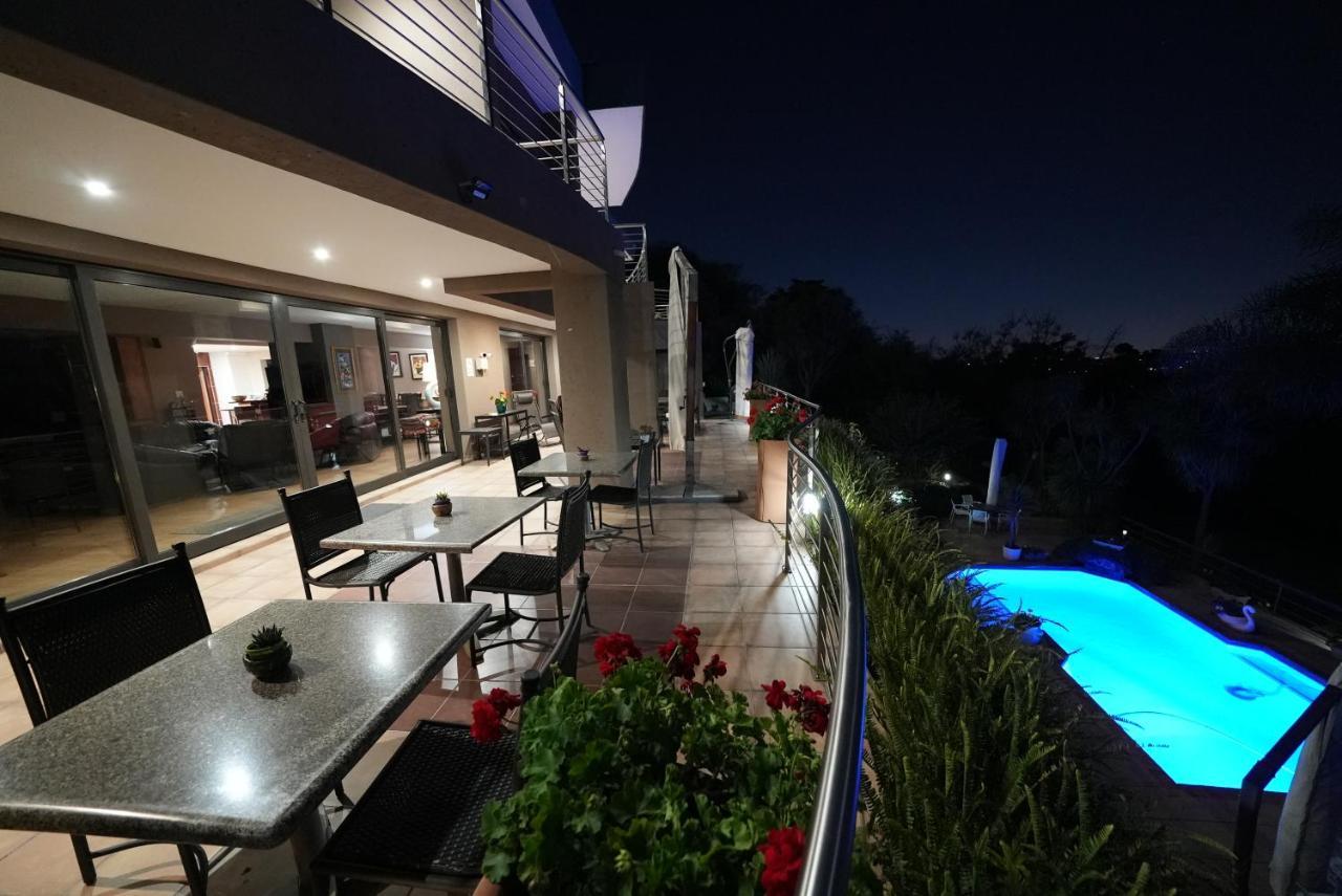 Over The Moon Guesthouse Johannesburg Exteriör bild