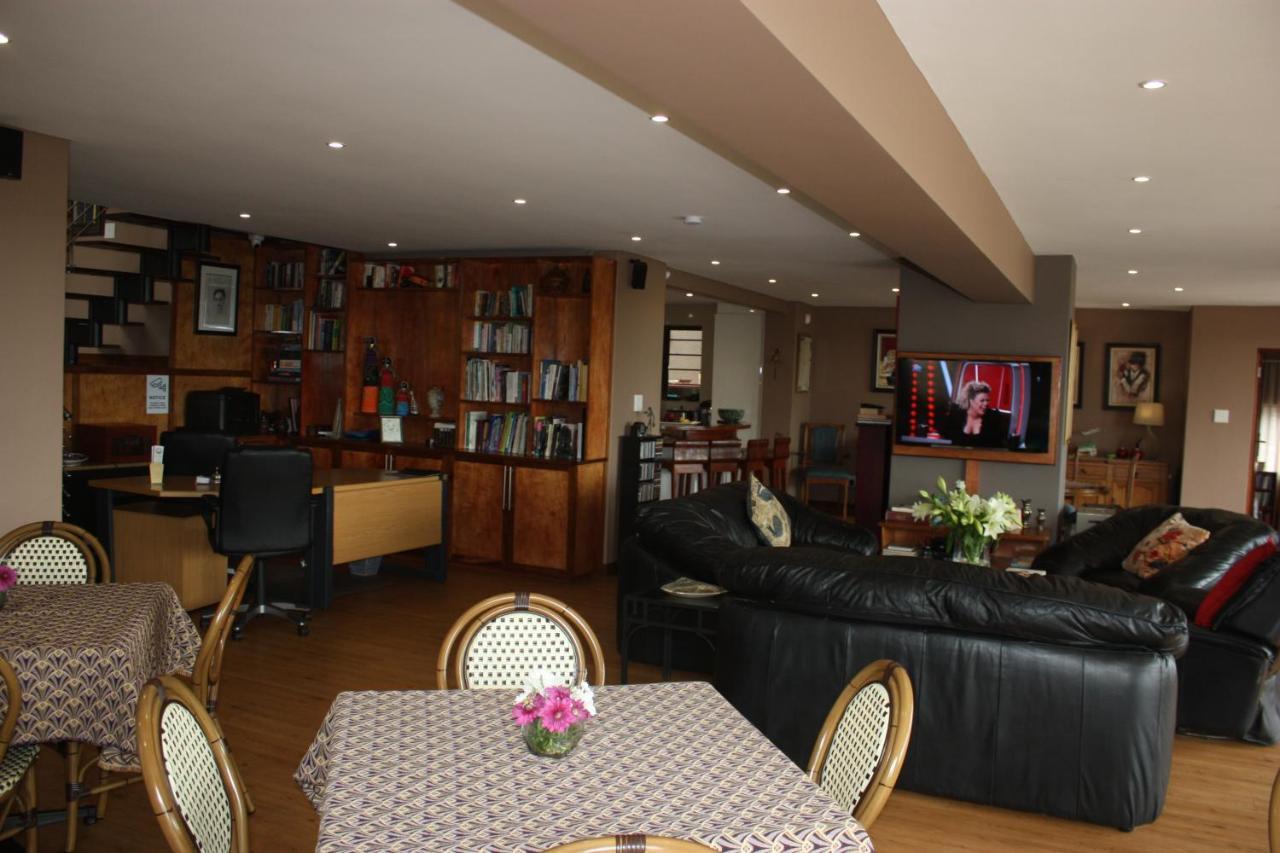 Over The Moon Guesthouse Johannesburg Exteriör bild