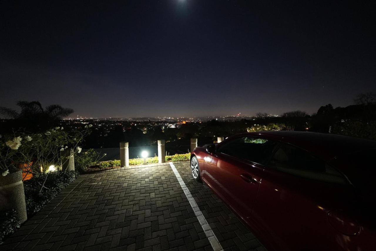 Over The Moon Guesthouse Johannesburg Exteriör bild