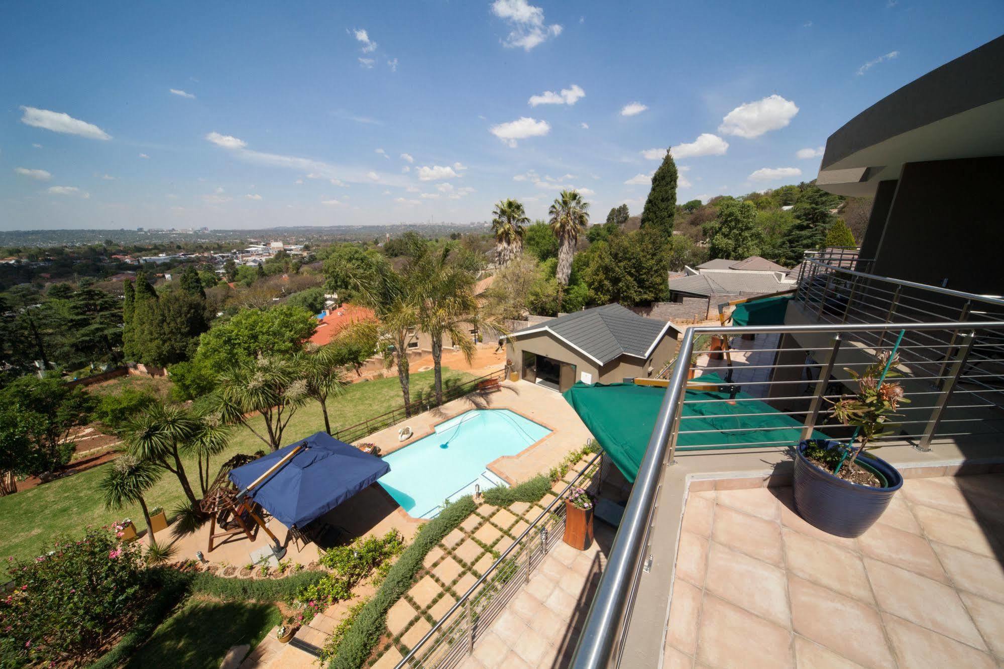 Over The Moon Guesthouse Johannesburg Exteriör bild